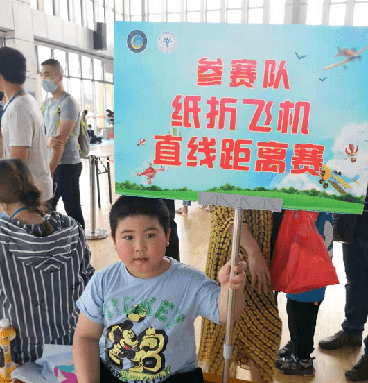 竞赛项目内容丰富,设置了橡筋动力模型飞机p1b一1,p1b一0,橡筋动力