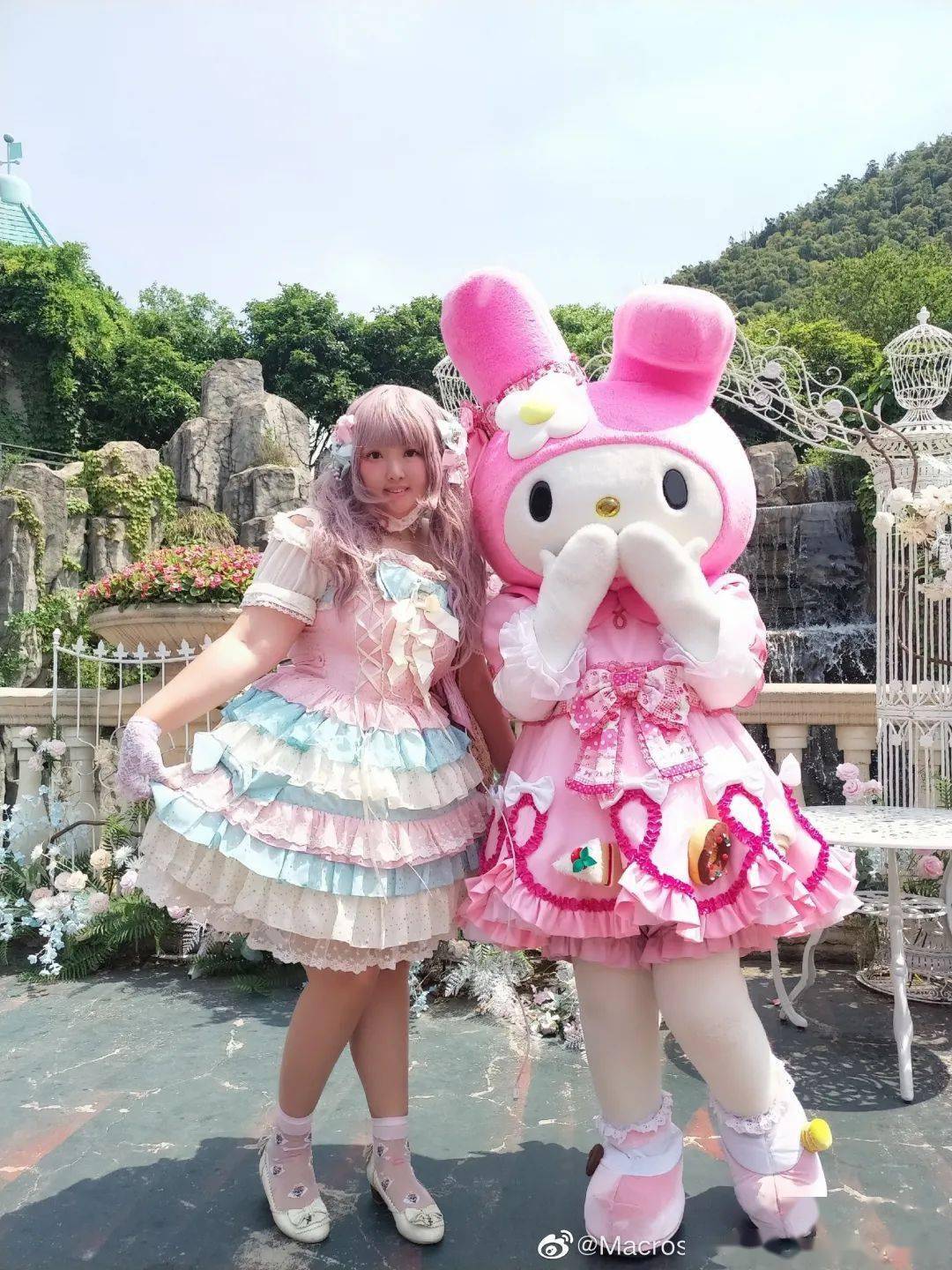 kudou_mikai在迪士尼呀为了见噗噗准备的套装红蓝光