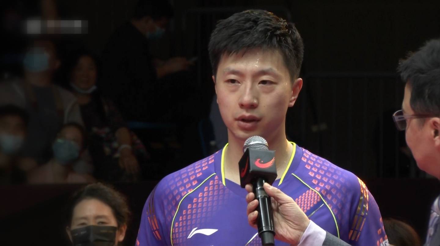 24大爆冷周启豪一黑到底连克马龙和樊振东夺冠