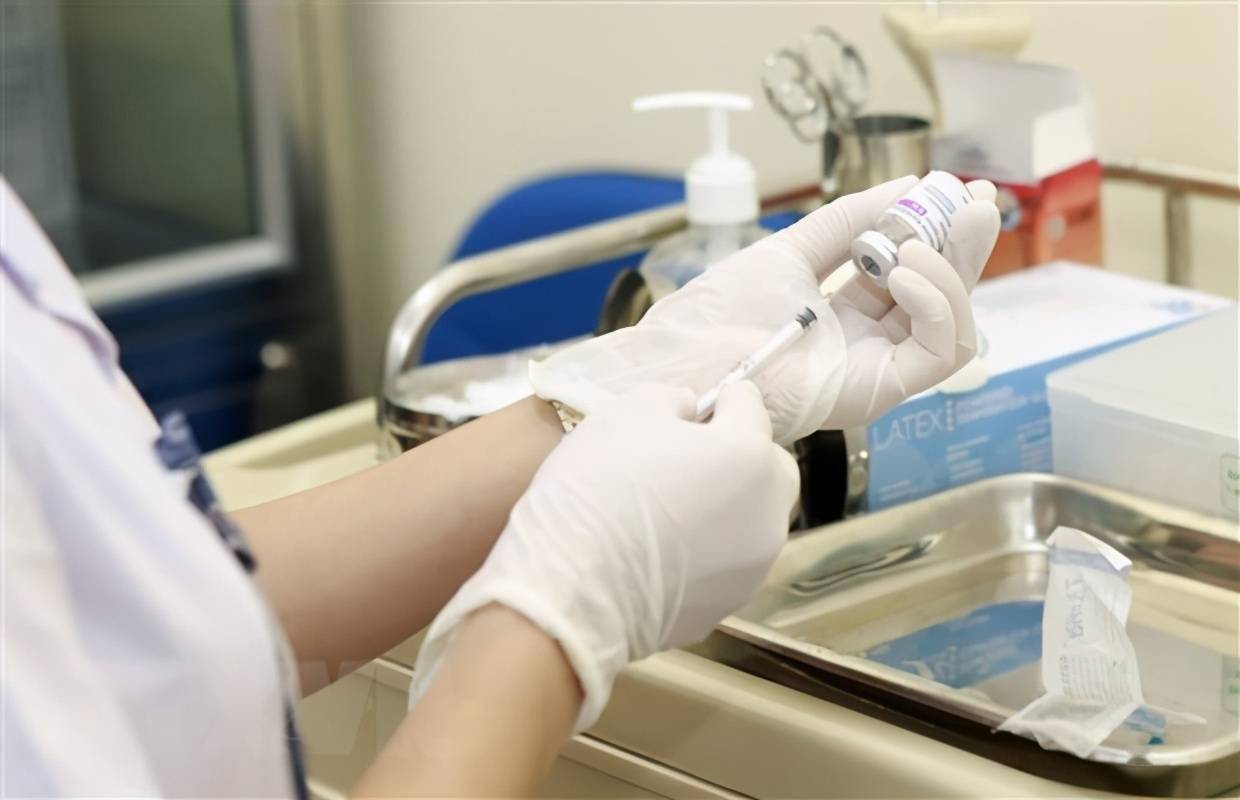 首例!越南一医护人员注射阿斯利康疫苗后死亡