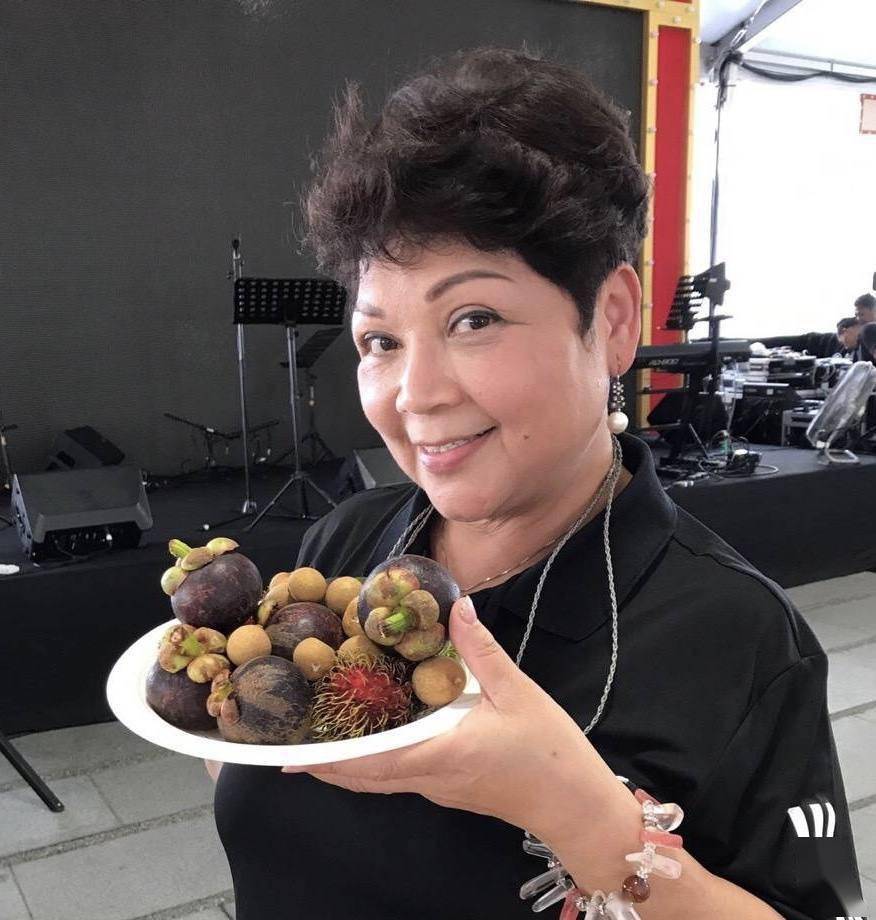 原创tvb资深艺人肥妈拥19个子孙走出丧夫阴霾做网络节目月入40万