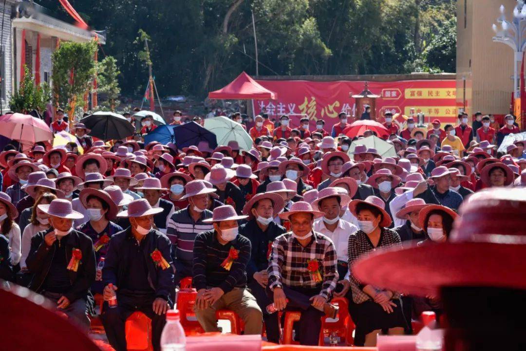 霸气航拍陆河县螺溪镇叶氏经兴祠重光庆典现场锣鼓喧天热闹非凡