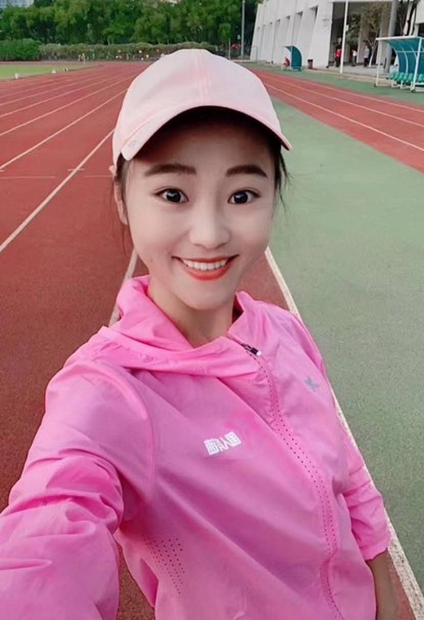 2021湖北长江马拉松冠军殷晓雨差点中途弃赛坚持到最后很幸运