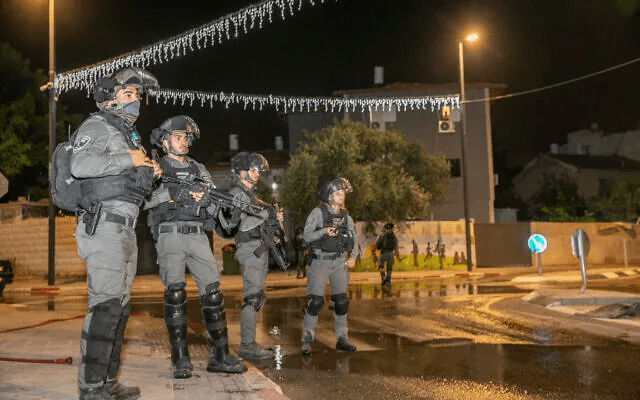 以色列大乱火箭弹如雨下国内抗议如火教堂警局遭打砸抢烧