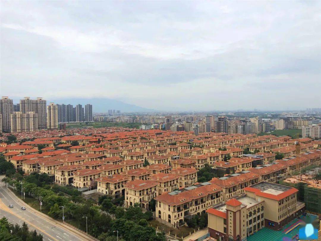 石湾沙河大桥旁的纯别墅小区,你有朋友住这里吗?_皇庭