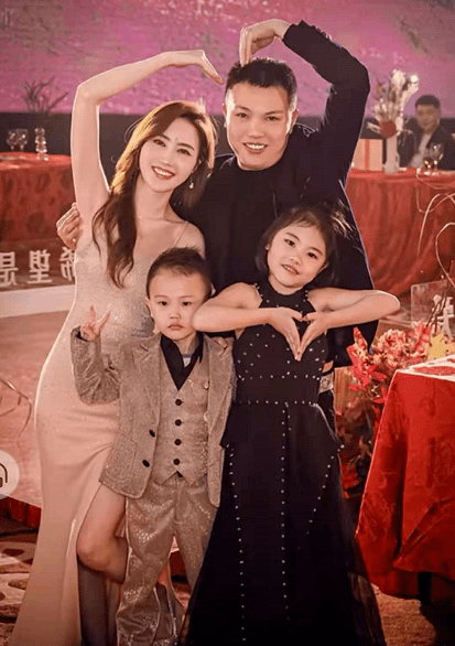 女中专生单月带货超1亿：有时能力真的让学历羞愧(图5)