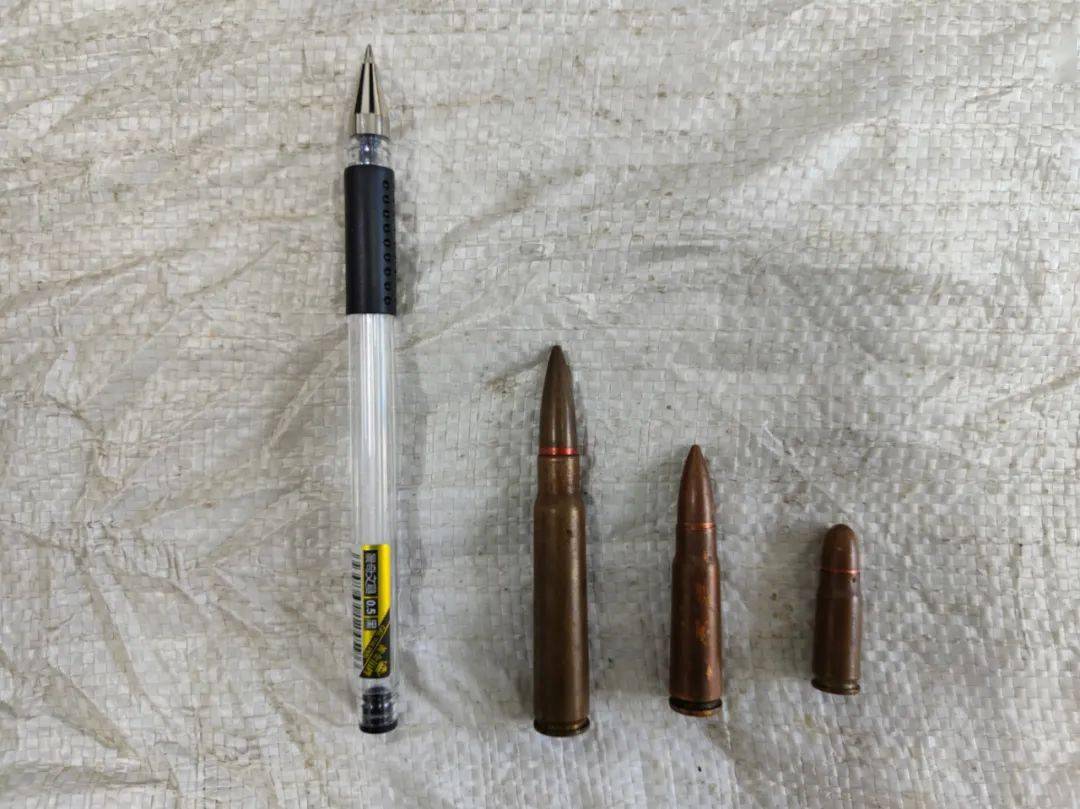 我市一群众主动上交324发子弹