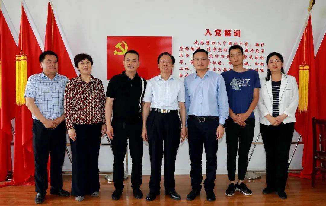 市委常委,组织部长刘红星,副市长刘艳参加启动仪式.