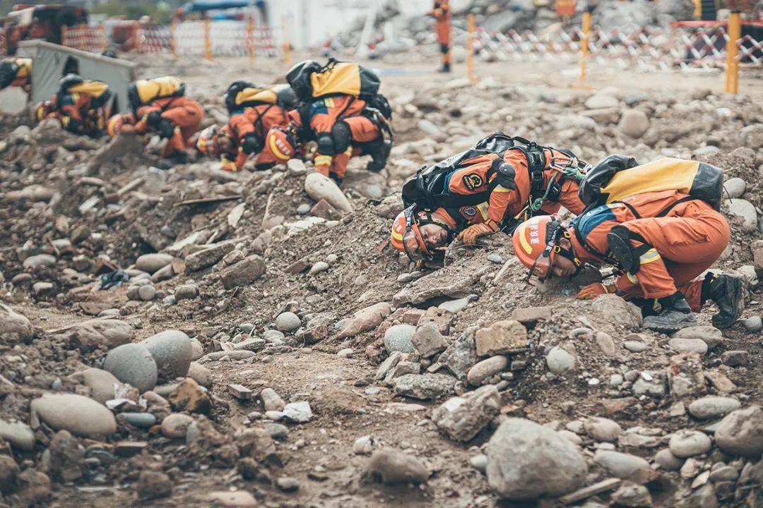 赞应急使命2021抗震救灾演习