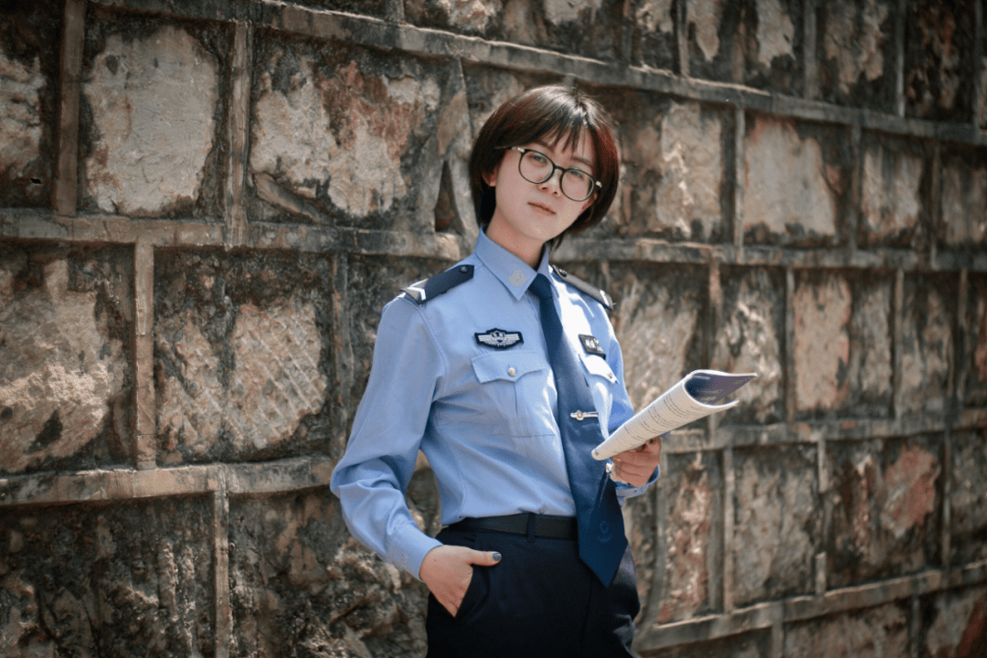 原来,你是这样的警花