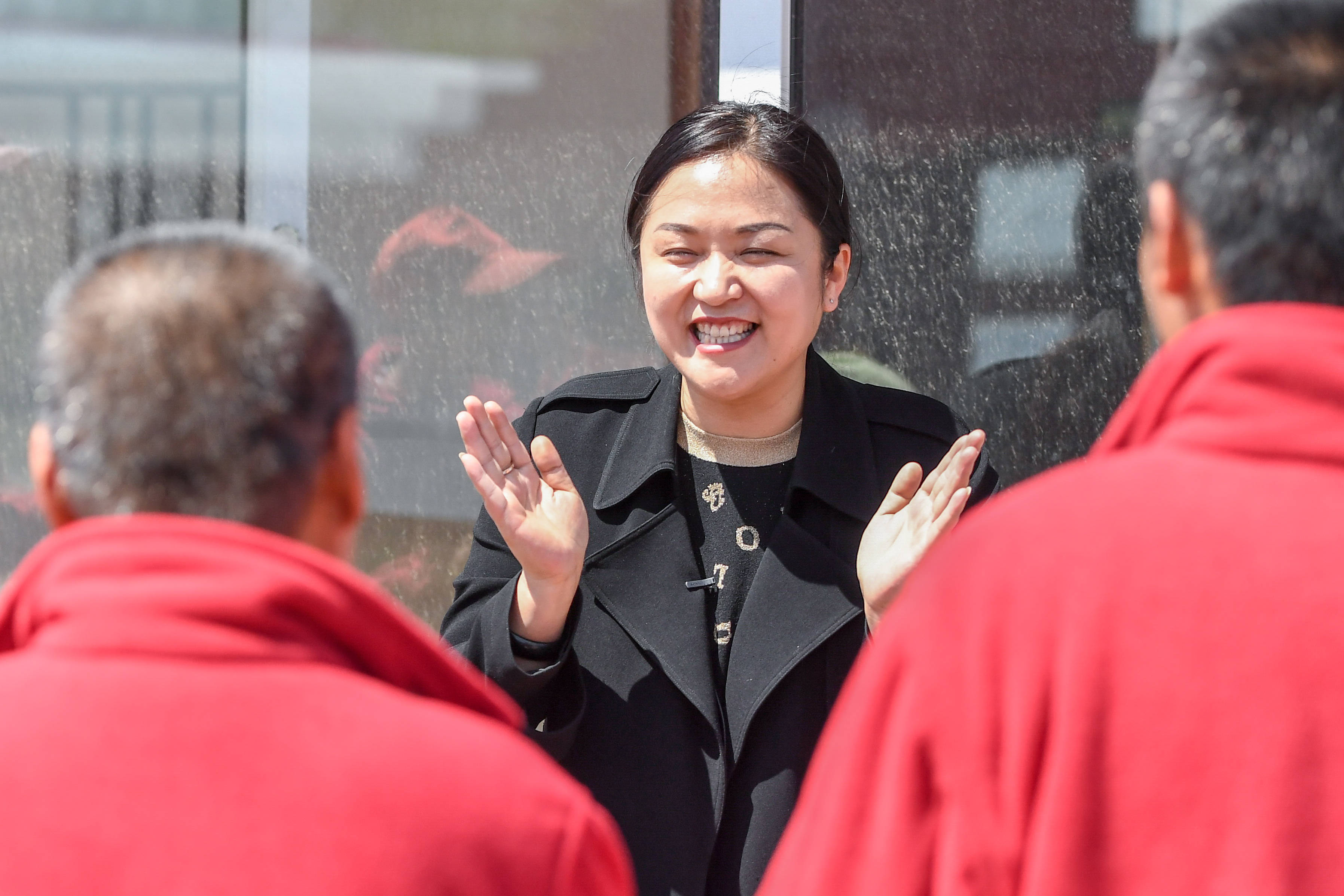"丧子之痛"后 她为智障"孩子"建了个"家"_胡艳萍