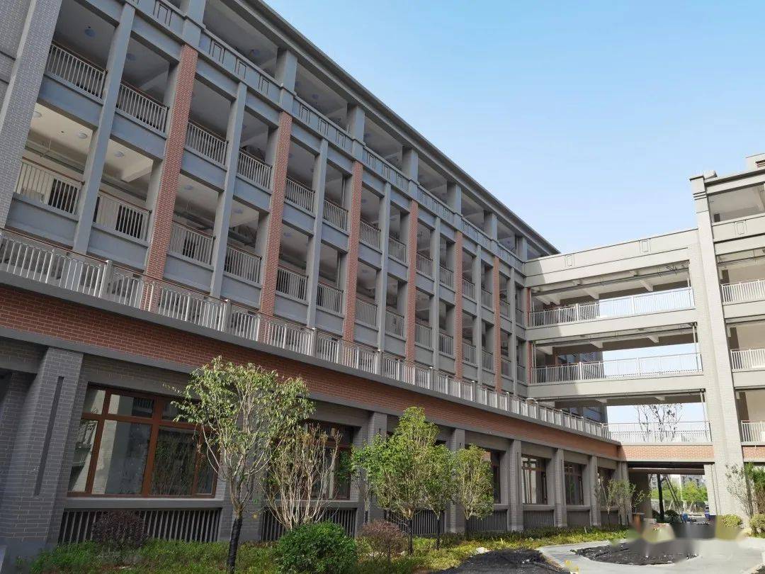 5月16日上午9:00—11:00,应麟书院将借钟公庙初级中学,举办开放日