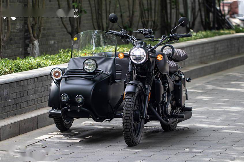 长江750的诞生与重生随着"弃四轮骑两轮"的人越来越多,大概2014年左右