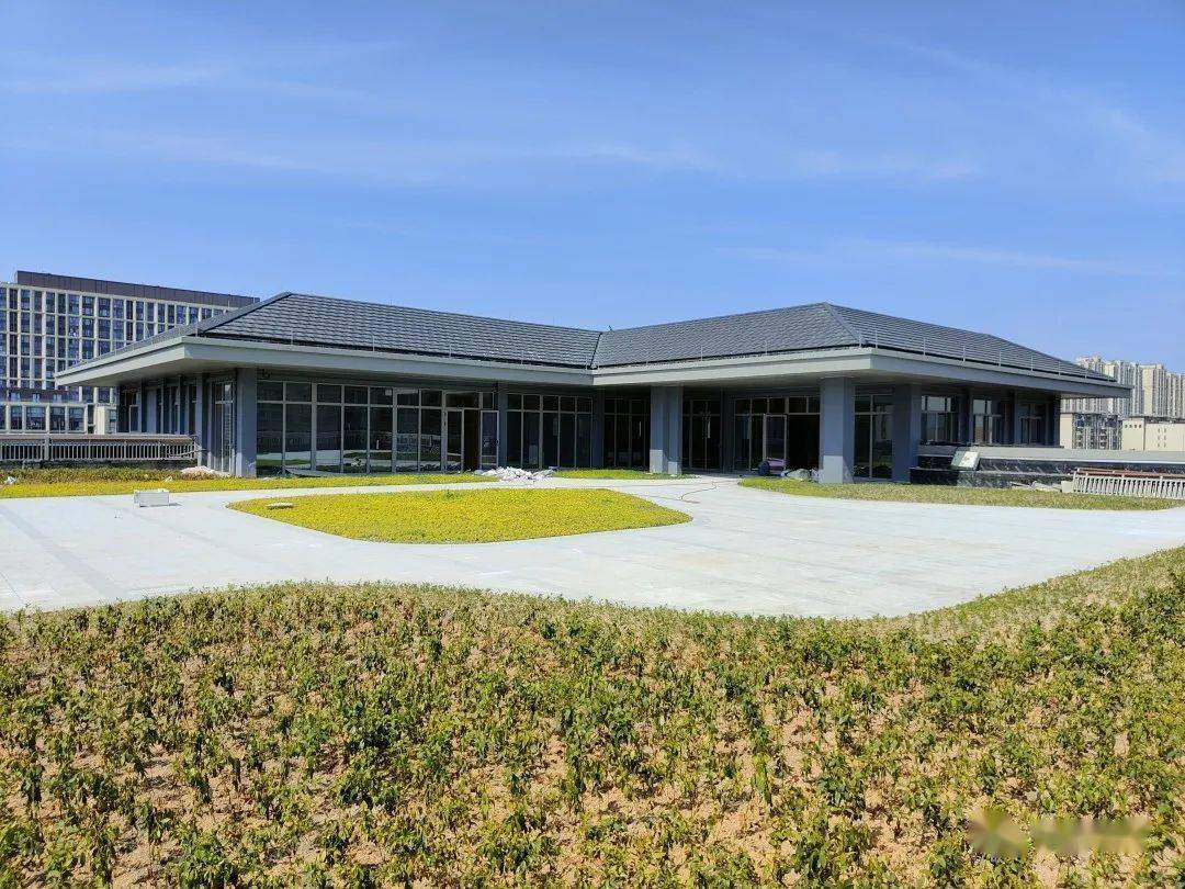 包容豁达"的宋式美学,应麟书院低调简约风格也体现了理想教育的追求