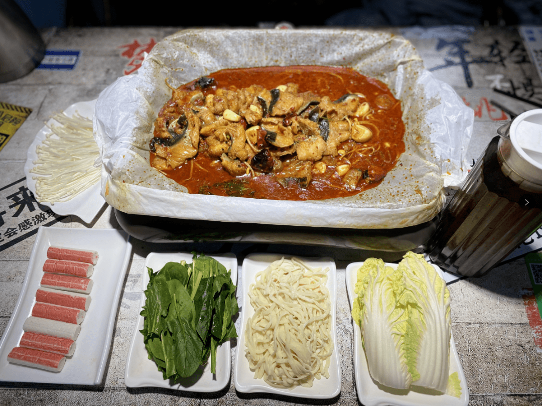 这家的纸包鱼让你吃了想舔纸超值双人餐限时49元