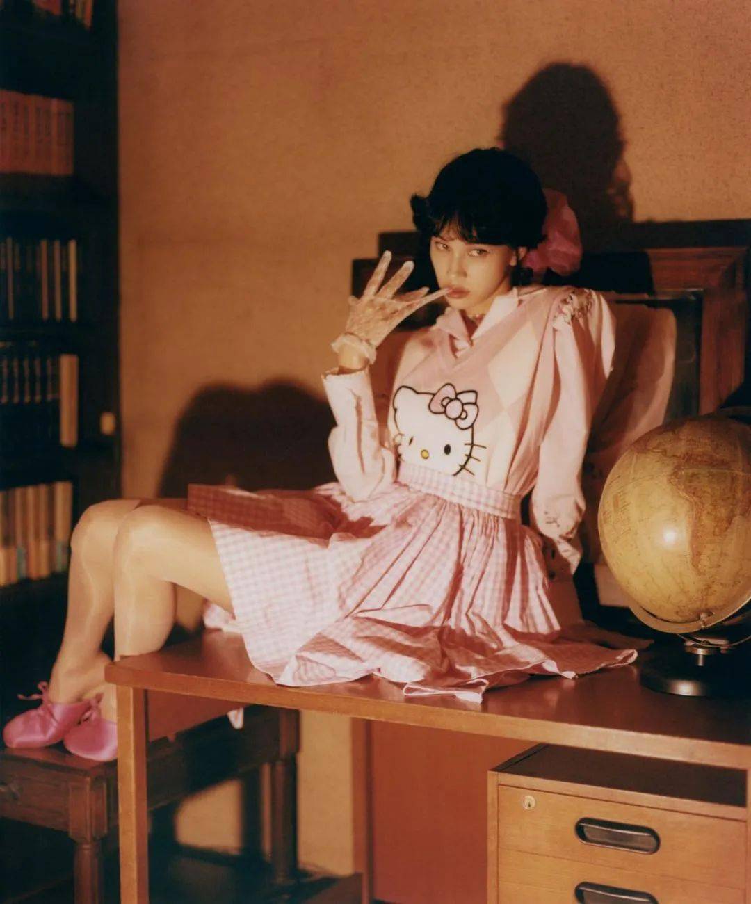 权志龙"新旧女友"同时秀出内衣照,网友说jennie比水原好看,但水原比她