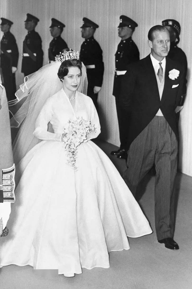 罗马假日公主原型英国王室最美的女人抽烟酗酒出轨小鲜肉她才是王室最