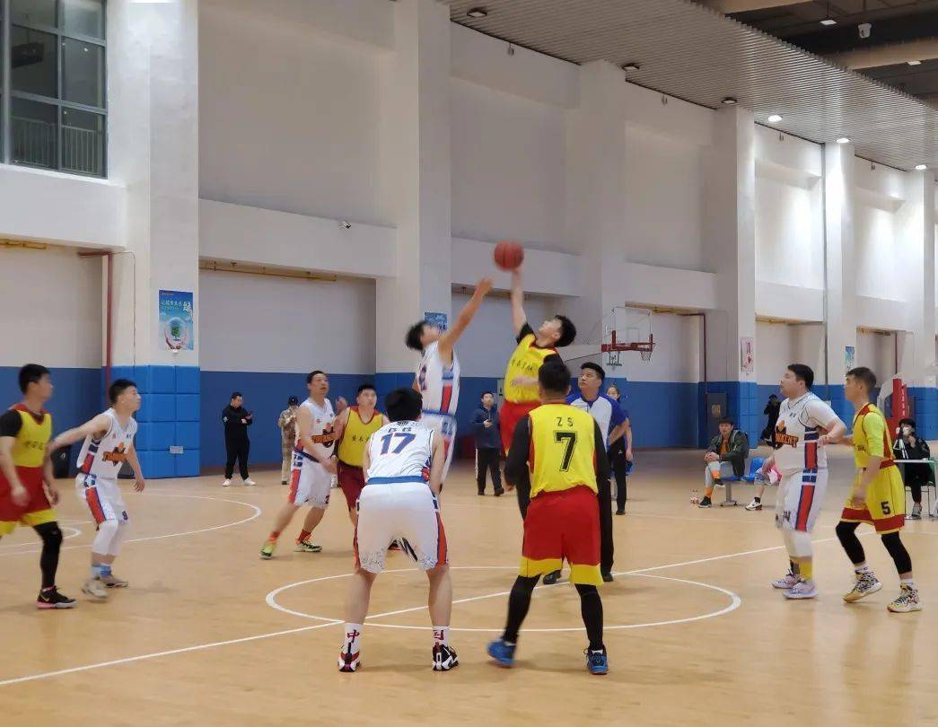 比赛期间,监狱党委书记,监狱长高凯和监狱党委委员,政治处主任肖勇