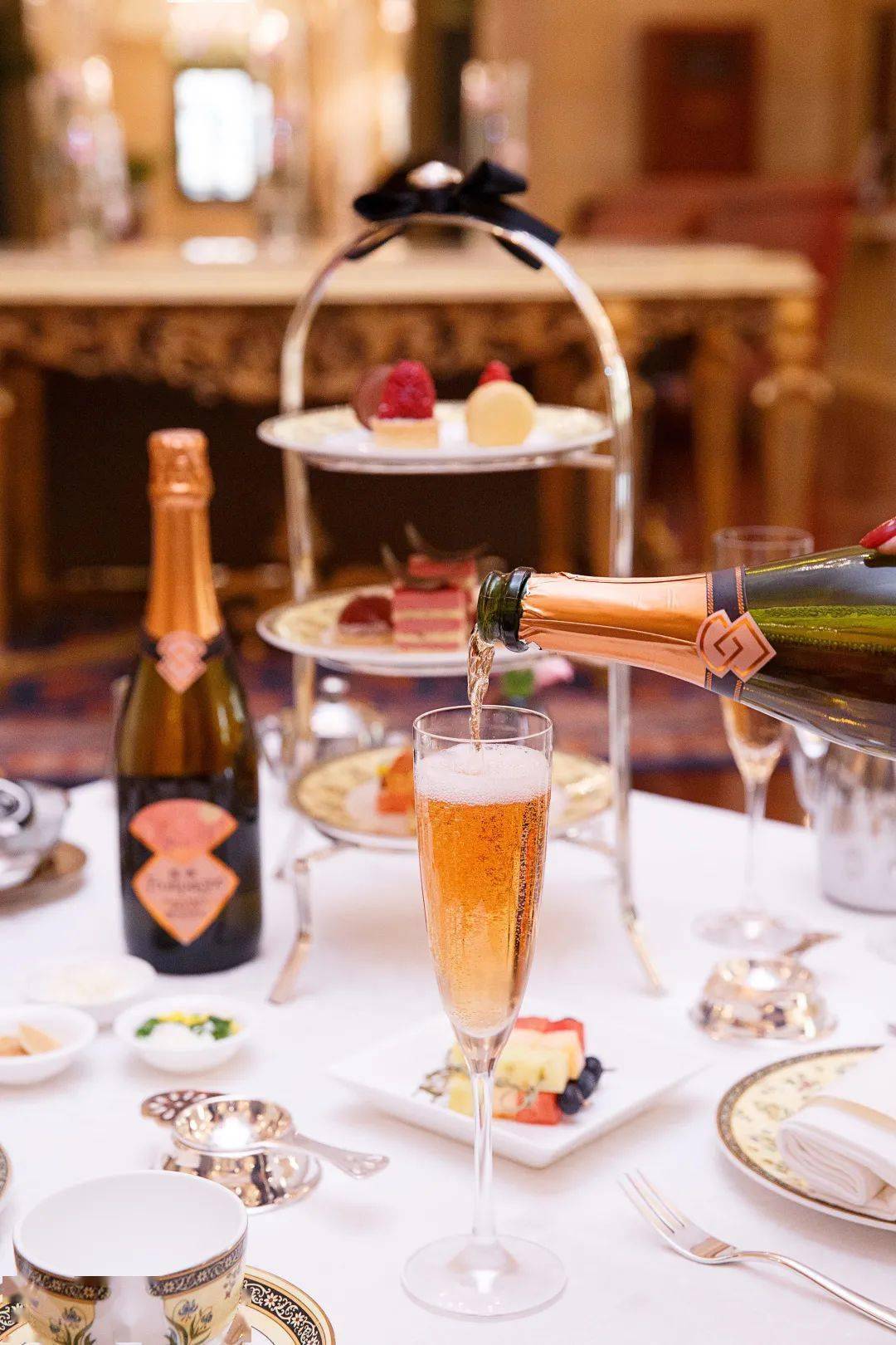 北京饭店诺金x醉鹅娘酒浸时光联名下午茶tipsytimeafternoontea