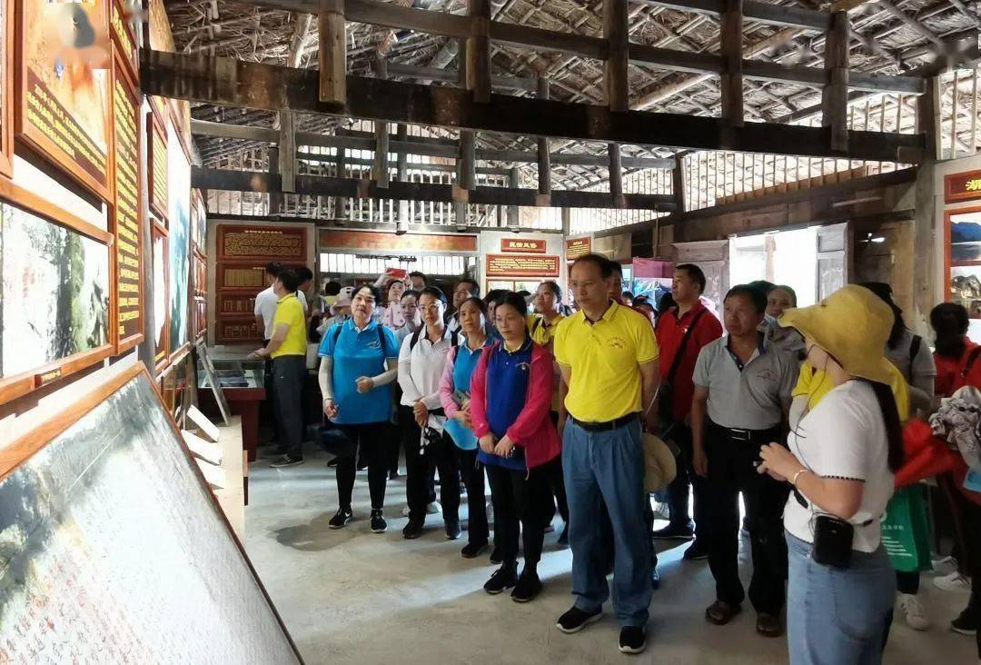 校园教育活动的意义 c0e90eff94af41aea98d135803eec509.jpeg