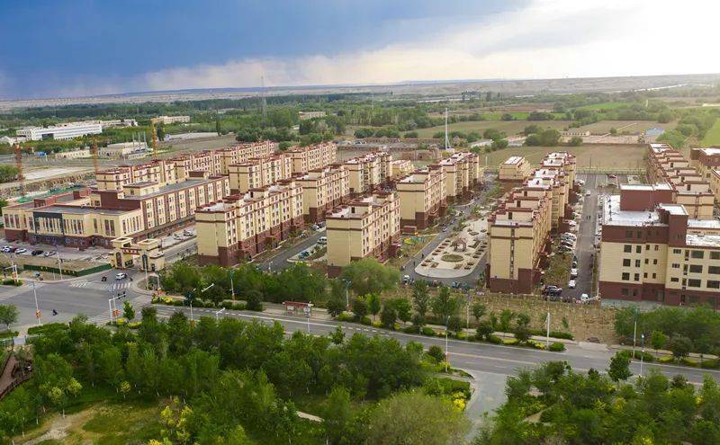 我为群众办实事乔迁新居颂党恩