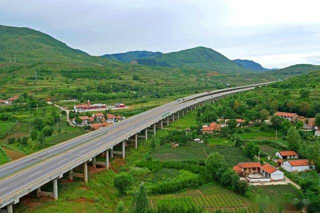 山东东平银山高速公路图片