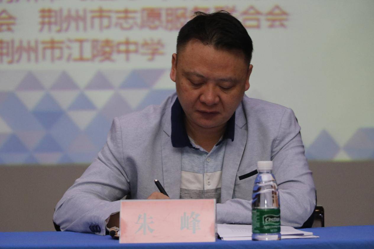 2021年青年普法志愿者法治文化基层行首场活动在荆州江陵中学举行