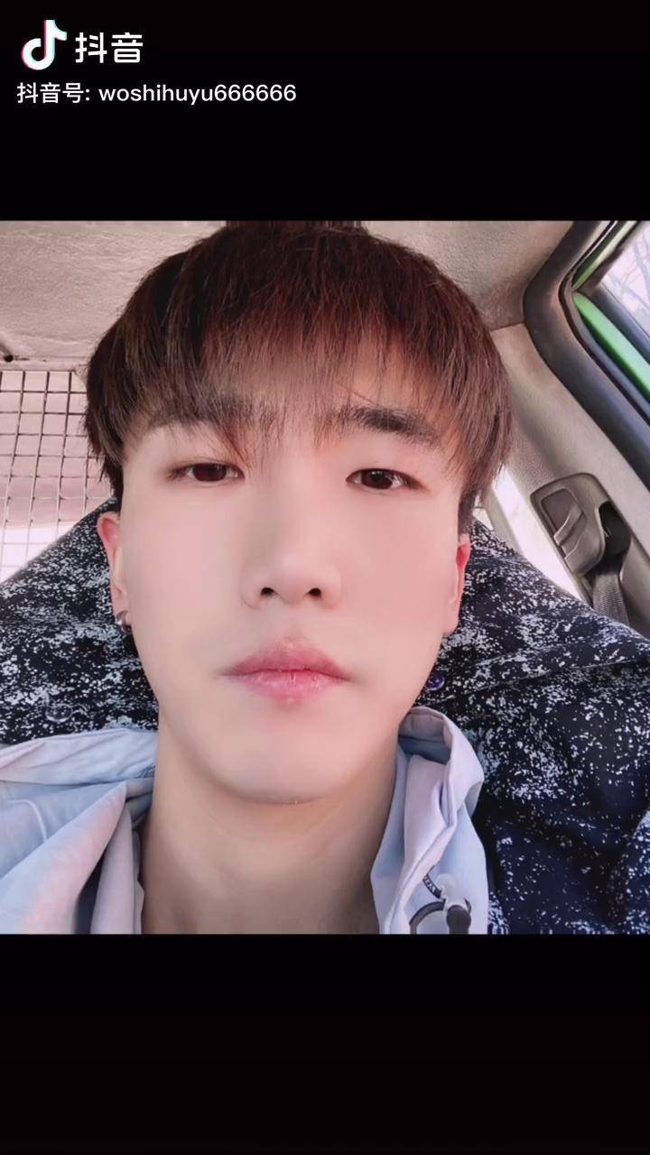 到底疼不疼啊我说到底纪伯伦