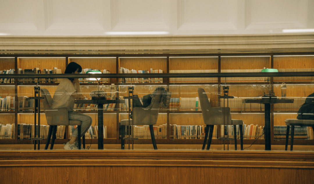 南昌日报阅读点亮夜生活走进高新区这个深夜图书馆