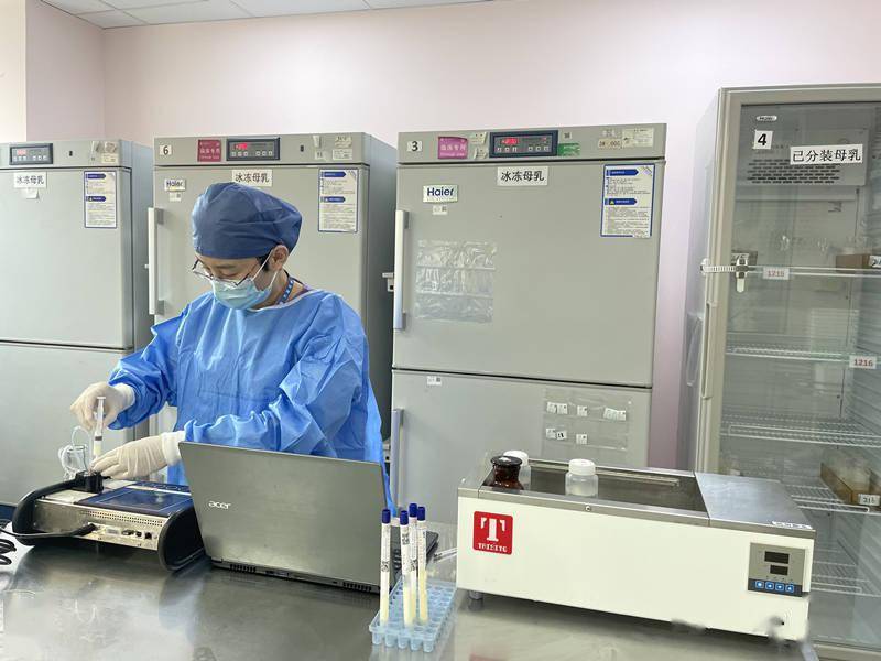 全国母乳喂养日 母乳库成立4年捐奶量达190万毫升 儿科医院发布nicu母乳使用专家共识 家长