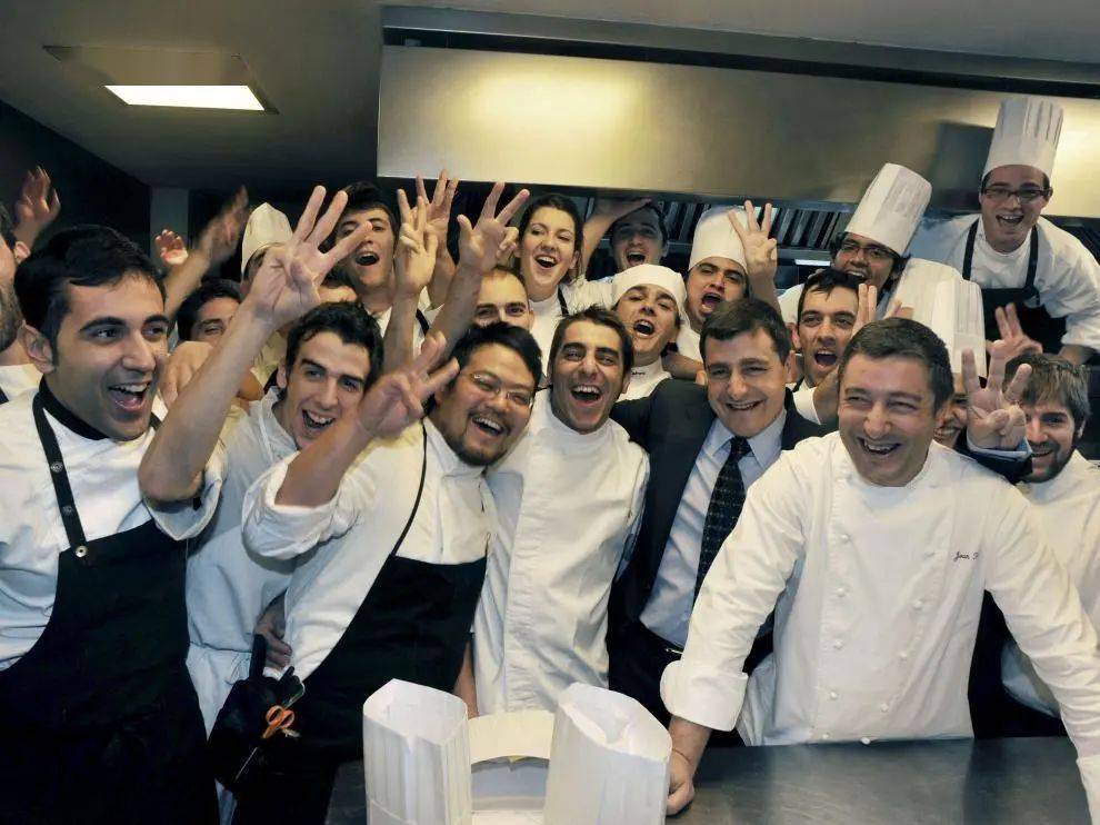 el celler de can roca 摘下三星时餐厅厨师合影.