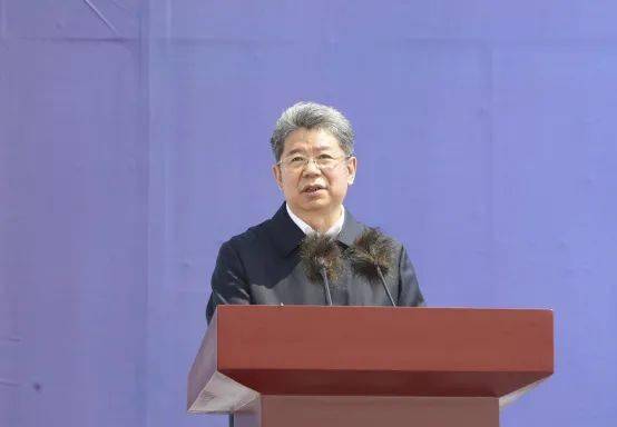 集团公司总经理马永生,天津市委常委,常务副市长马顺清致辞.