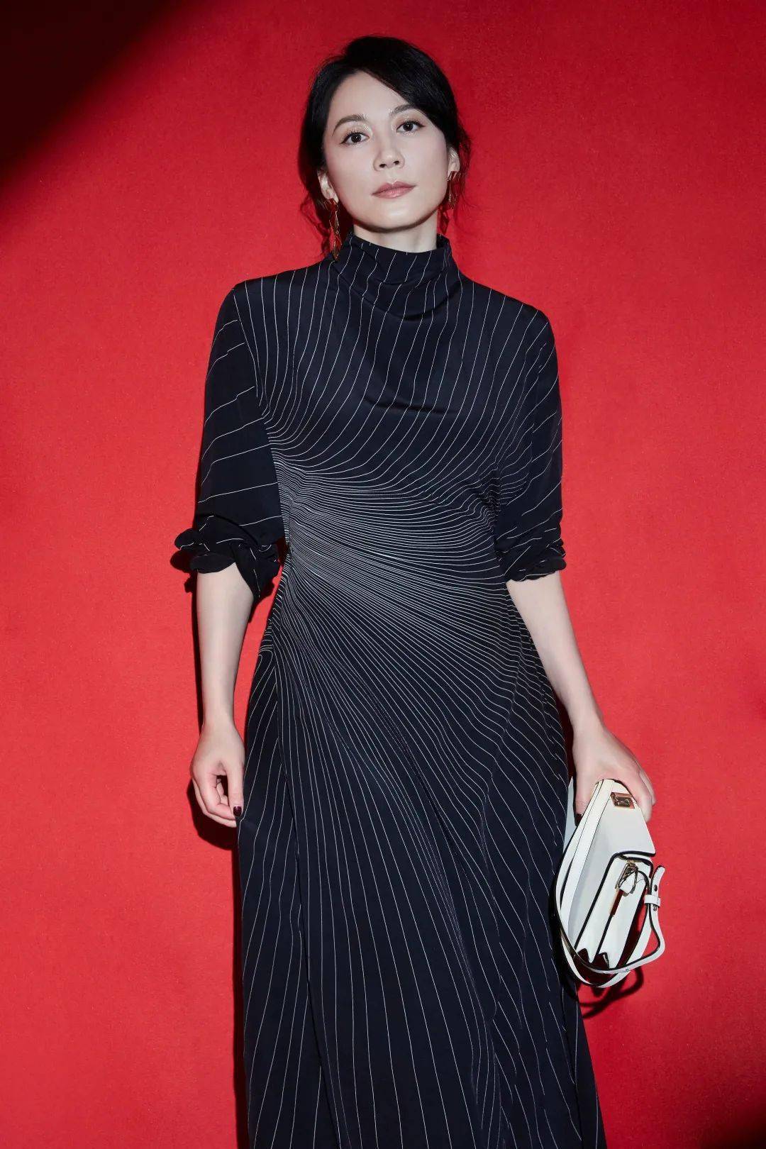 俞飞鸿演绎风格上的极简主义细节上的精致主义