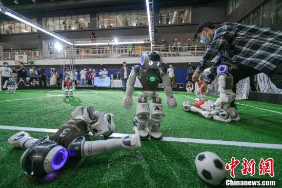参赛|机器人世界杯赛在天津举行