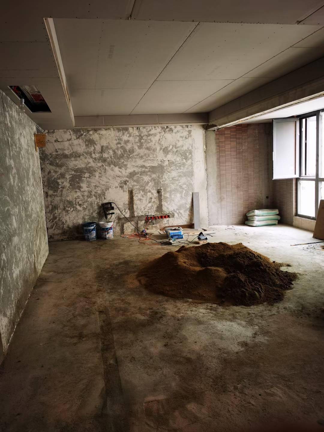 成都中德英伦联邦装修施工现场图丨我是人,真的不是神_几张