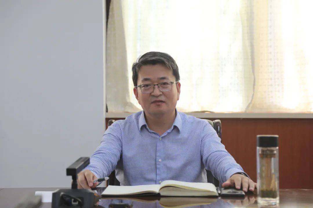 5月21日,市城管局召开燃气工作协调会,市城管局党组成员,副局长刘文栋