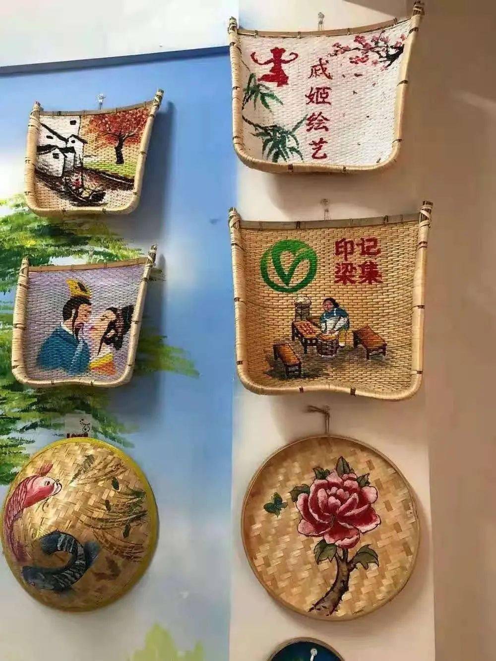 了解,梁集镇依托"戚姬绘艺"工作站,大力推行民俗文化推广项目,让柳编