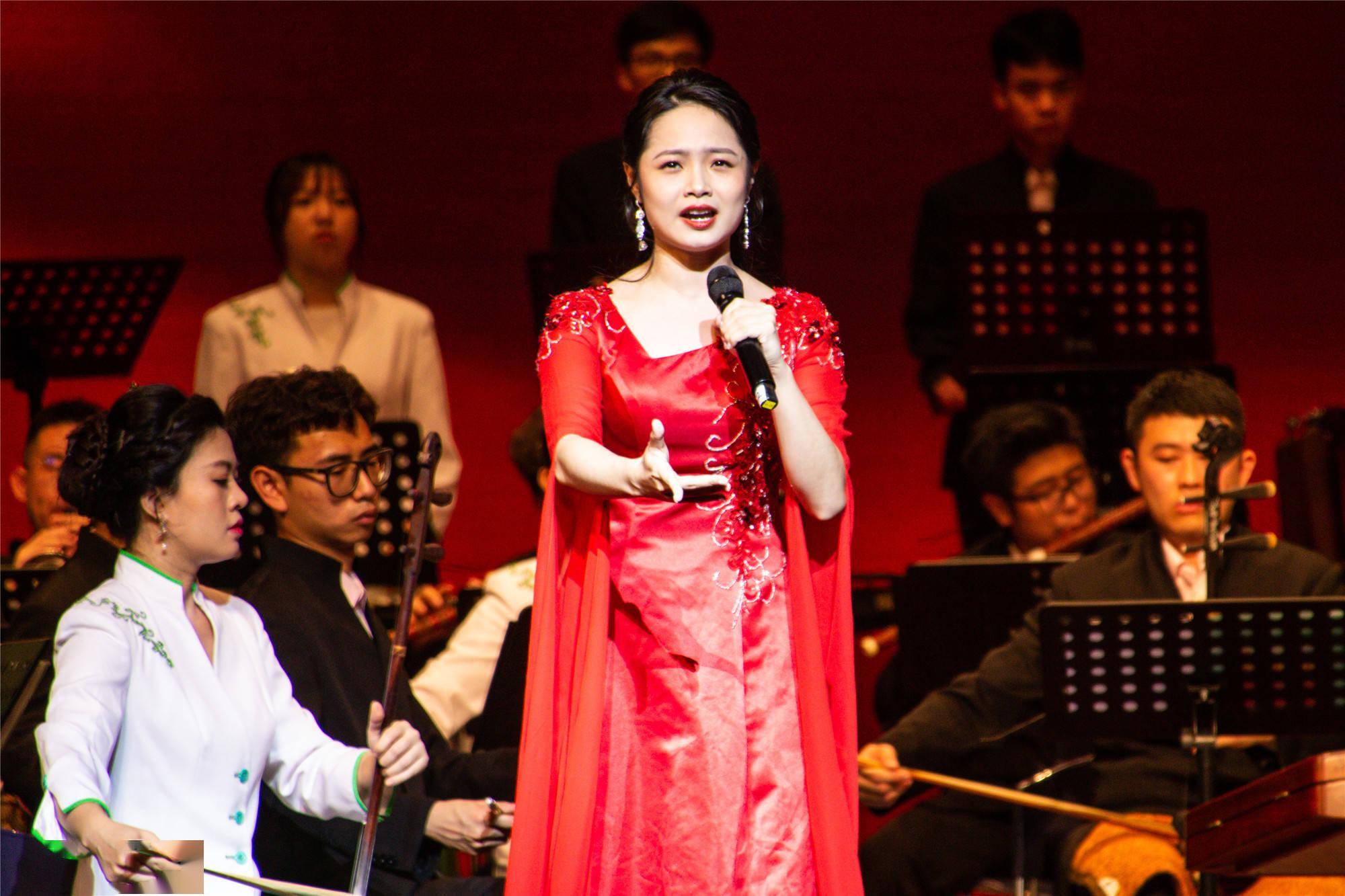 "唱支山歌给党听":广州民族乐团举行专场音乐会演绎红色经典