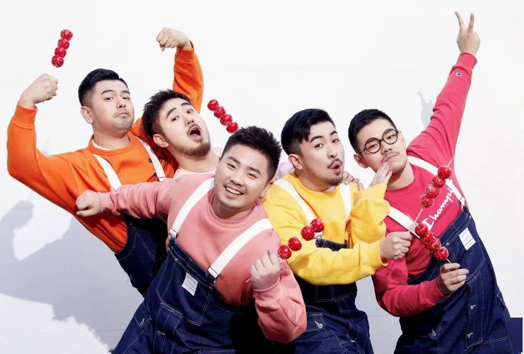 在男团市场中,熊猫堂有些"特殊",他们不走常规,保