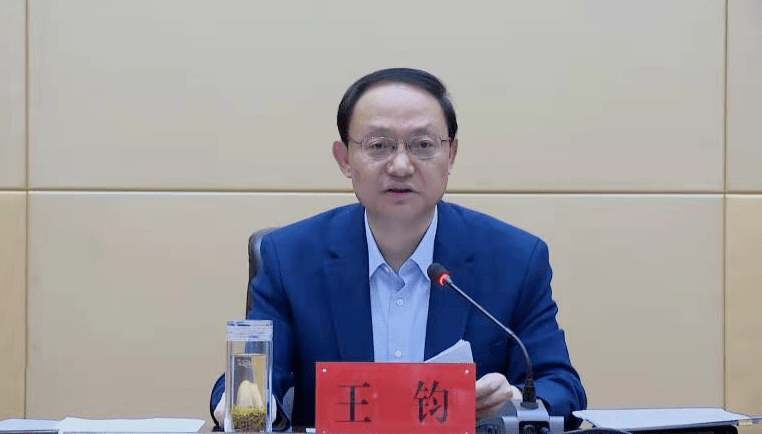 副市长,市公安局党委书记,局长李辉,副市长苟军,市政府一级巡视员刘宏