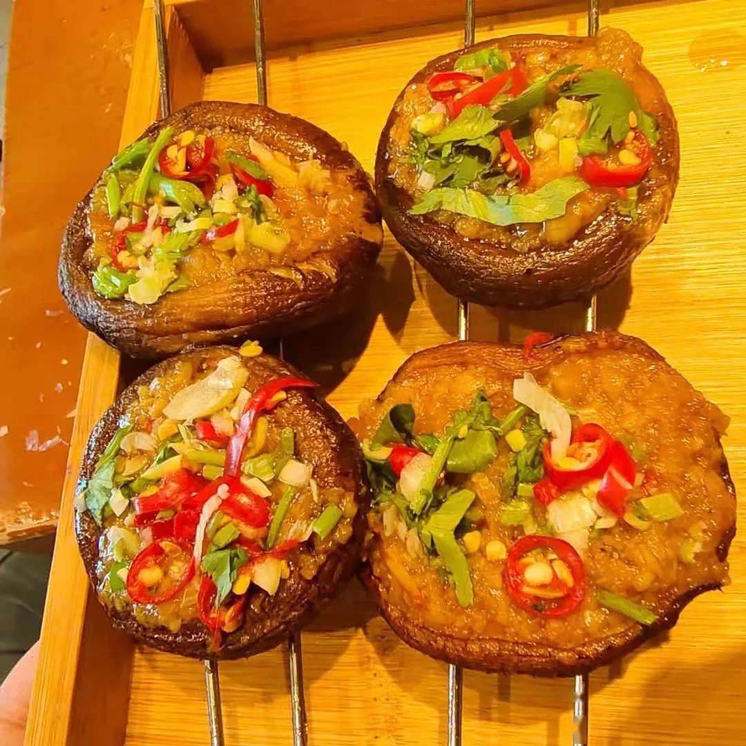 生活不仅要吃甜头,还要吃肉!59.9元享门市价131元黄泥烧鸽坊2-3人餐!