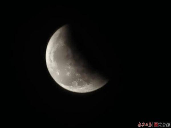市民|美图来袭！26日晚的“红月亮”你看见了吗？