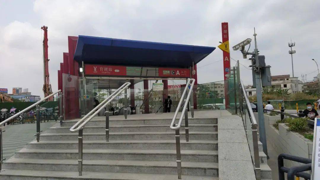 项目是新塘板块少有的新盘,不远处,还有已经开通运行的13号线官湖站