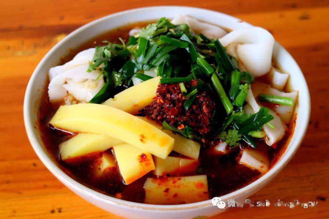 小城三餐18午吃碗凉卷粉