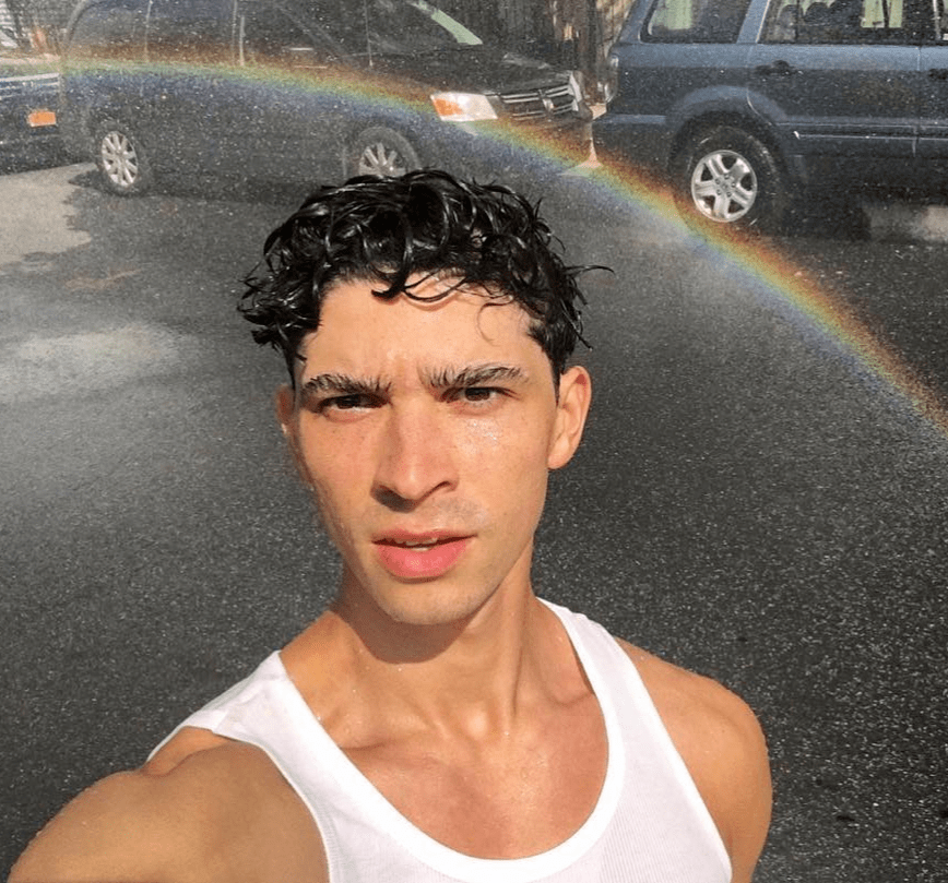 他成为了calvin klein 最新的明星面孔!_isaac