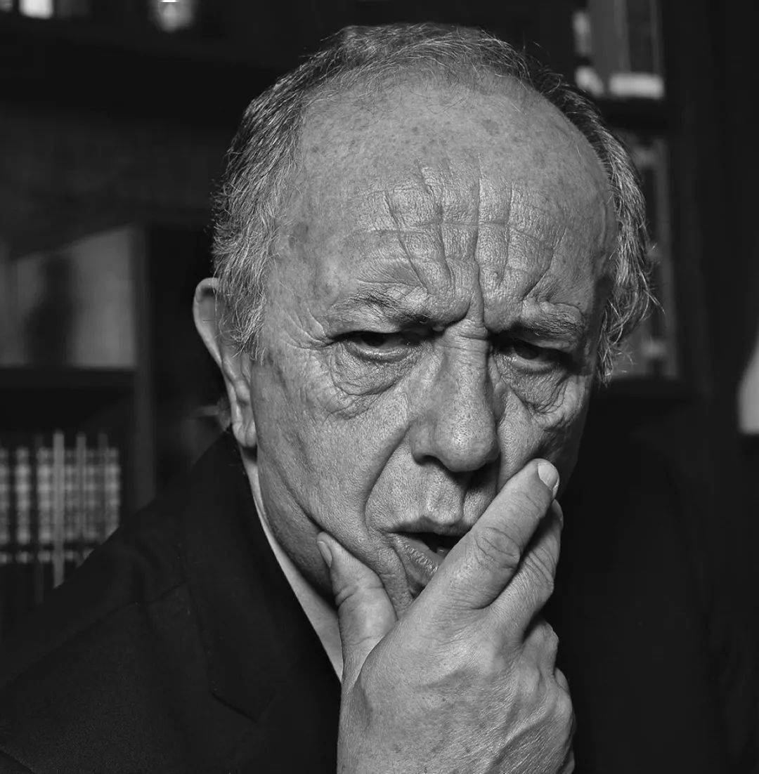 专访艺术家逄小威中外文化名人肖像摄影作品展正式开幕