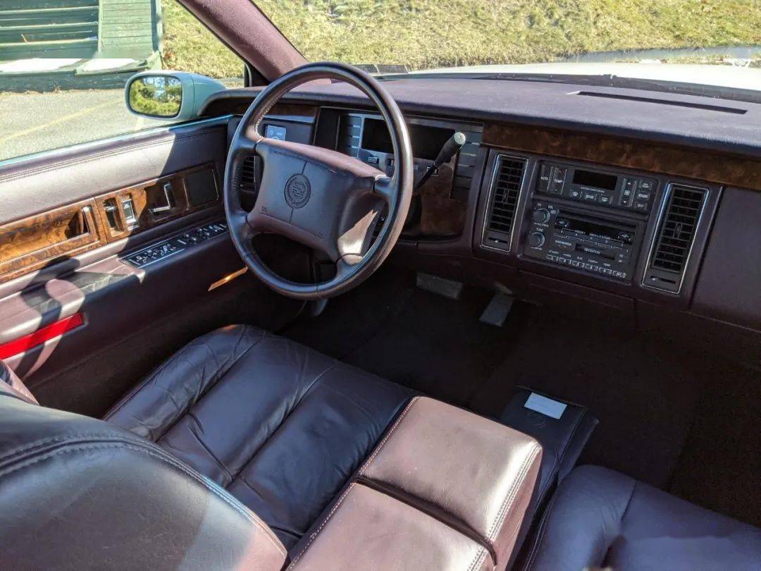 只跑了6000多公里的1994款凯迪拉克佛利特伍德brougham