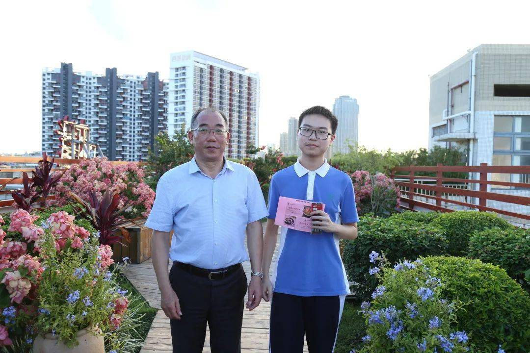 阳光心态启迪智慧人生记平冈中学校长与高三学生代表面对面座谈会