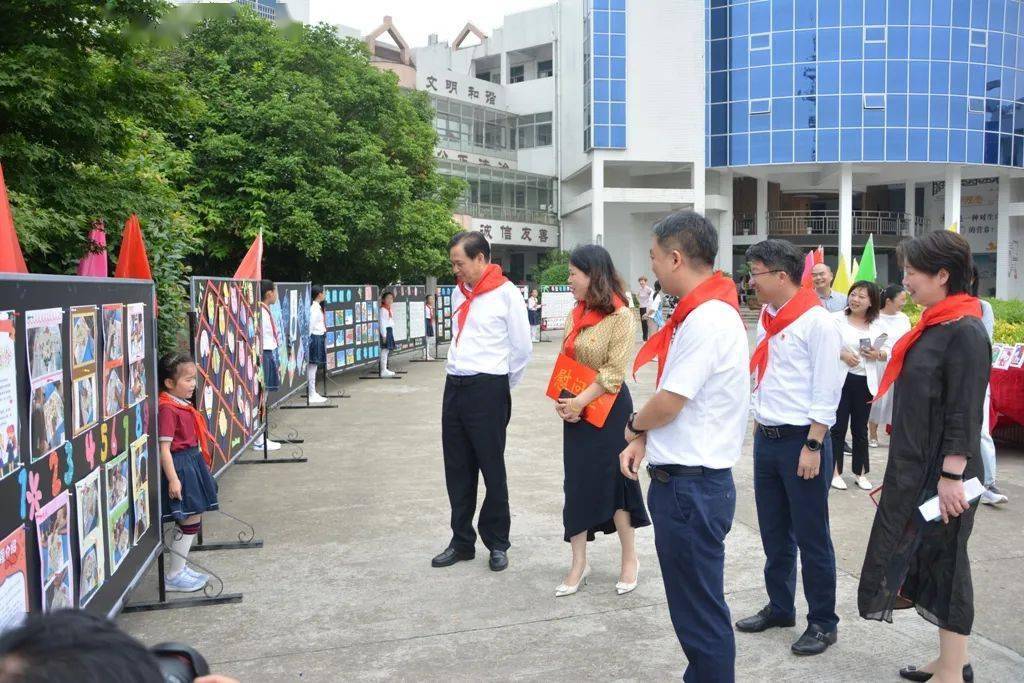 学校立足"和雅"校园文化建设,努力培养兼具"雅德性,雅智慧,雅身心,雅