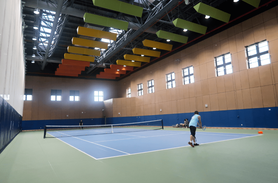 复旦大学江湾校区综合体育馆,场馆总面积28800平方米,设有健身房,乒乓